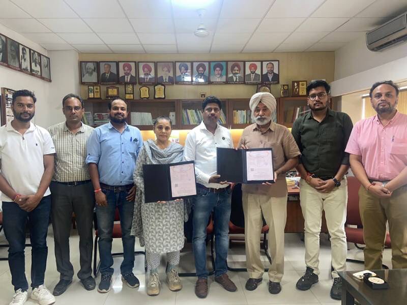 PAU inked a pact with New Star Hybrid Seeds, a Narwana based firm from Haryana, for licensing of Maize Hybrid PMH 14. Dr AS Dhatt, DR, PAU, and Mr Vikas Kumar from New Star Hybrid Seeds signed the Memorandum of Agreement on behalf of their respective organizations.