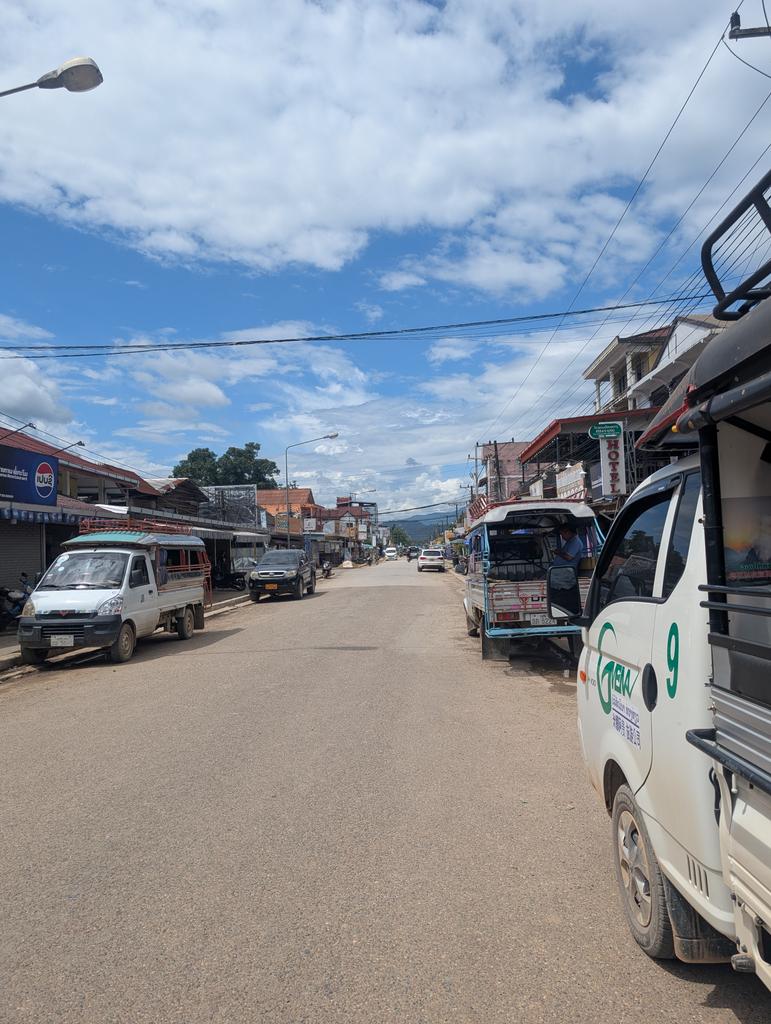 ラオスは何も無いがある。物で溢れた日本からたまにこういう国に来るとホッとする☺️
ホンジュラスは殺人率が高いって言うけど住んでて安心できるような生活ができればいいなぁ