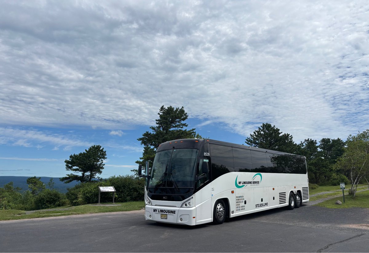 Our chauffeurs capture incredible moments on the road and we’re always excited to share their perspectives. A heartfelt thank you to Gloria for this stunning photo that beautifully highlights the experience and scenery along the way. 

#MyLimo #OnTheRoad #ChauffeurSnapshots