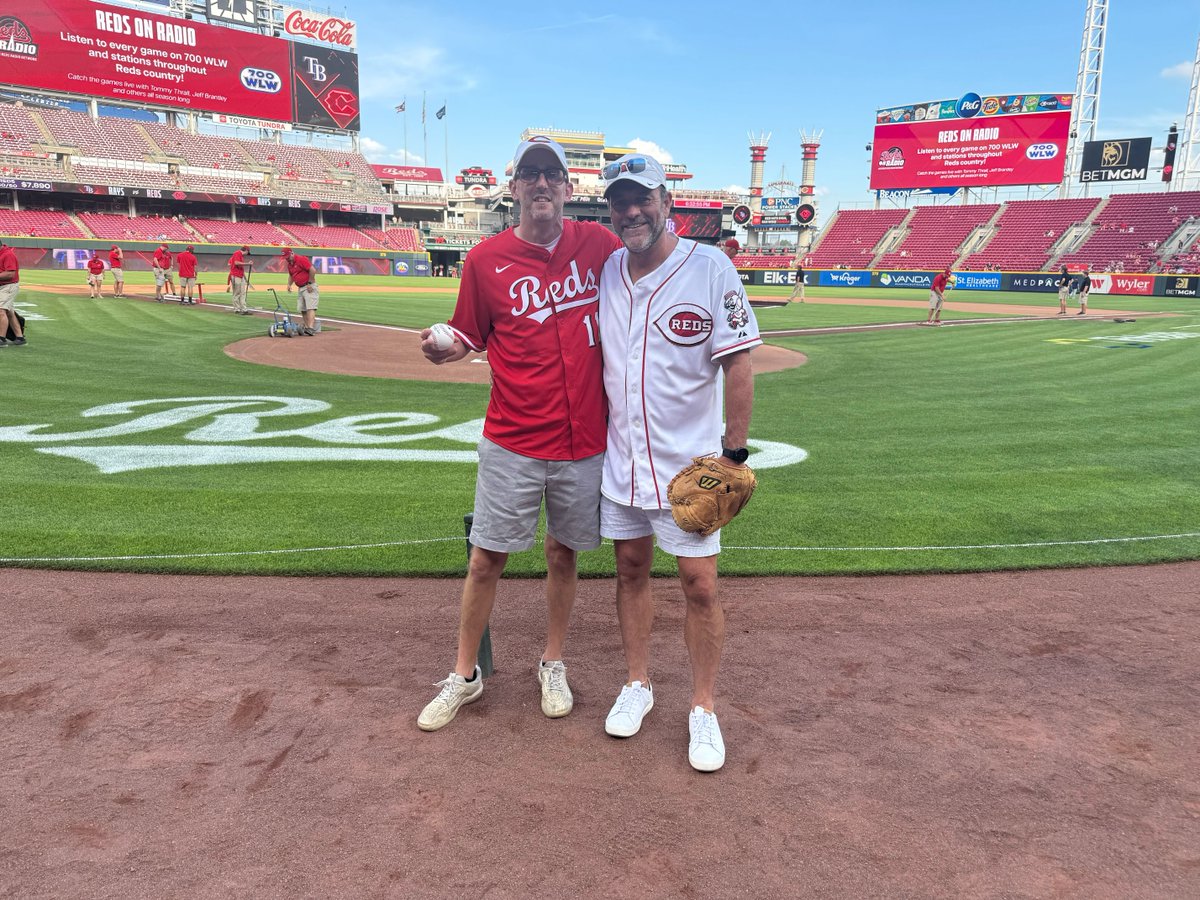 ForwardEdgeOH's tweet photo. We had a great evening with our team at the Cincinnati Reds game. It was a perfect night to get everyone together outside of the office and enjoy some baseball! Thanks to everyone who joined us!⚾🙌

#CincinnatiReds #ForwardEdge #FEK12 https://t.co/xghVeCD6ah