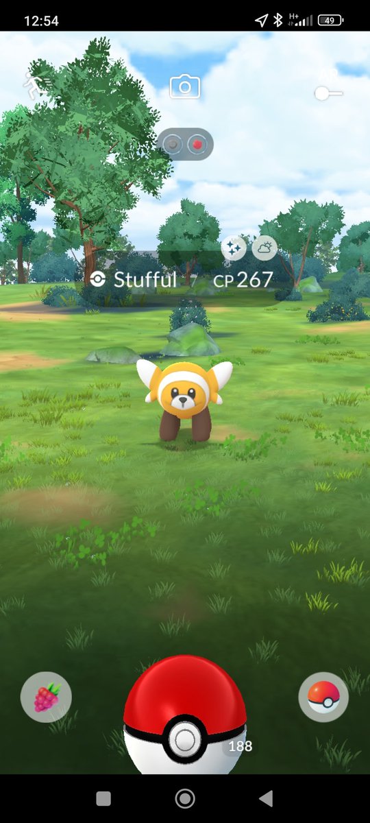 SzeldonMuzg's tweet photo. Kolejny złoty shiny!✨ #PokemonGO #ShinyPokemon #Stufful https://t.co/EPWrKOzyXt