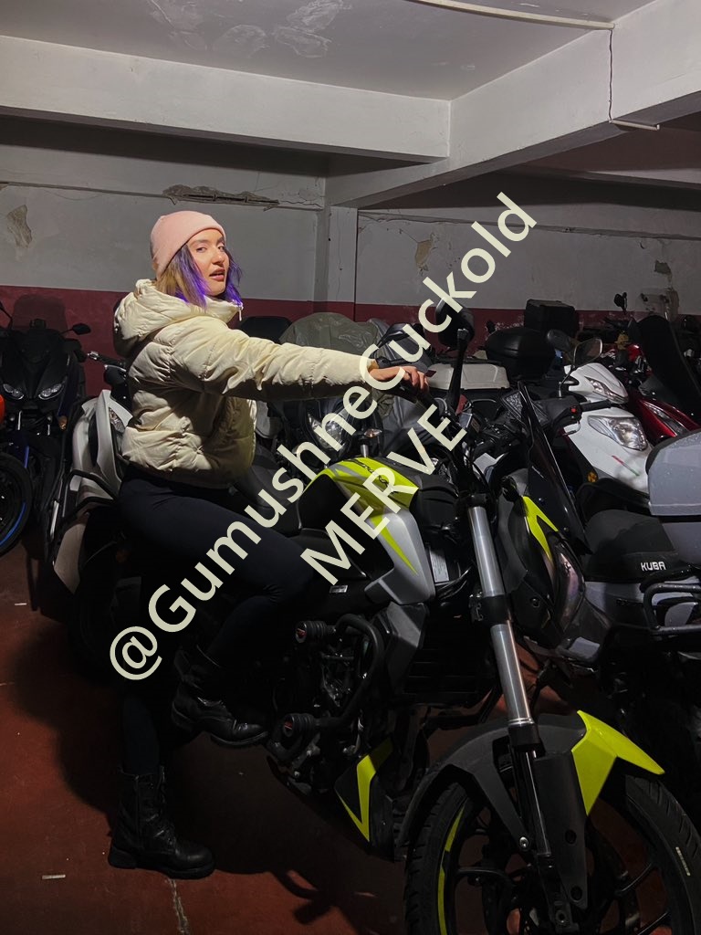 Dulum yalnız yaşıyorum komşum bekar öğrenci kapısını çalsam mı acaba ne dersiniz?