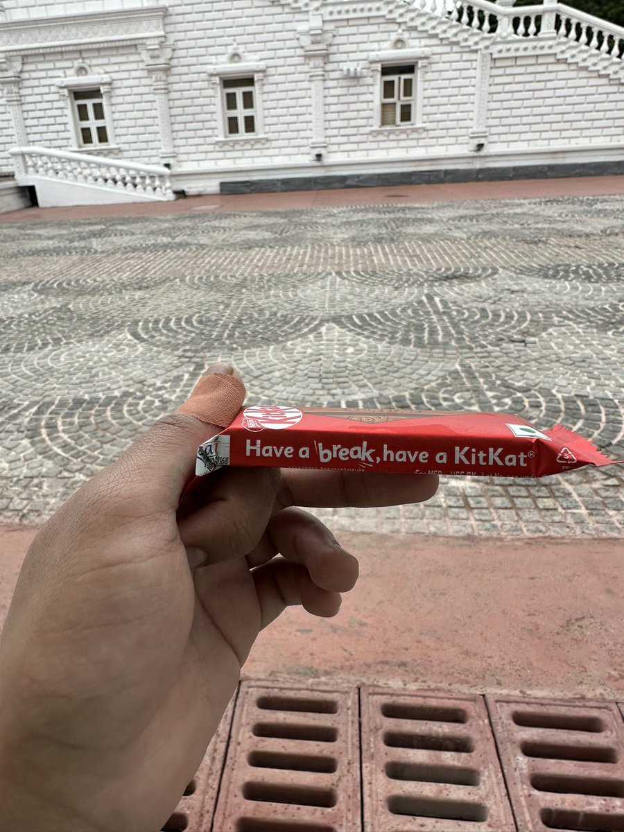 SawhneySatvik's tweet image. Could really use a break 🥲

This year alone I’ve lived at least a month in five cities for internships and college, and in a few days, #Bangalore will make it six.

Guess my forwarding address is just “In Transit” now 🍫✈️

#FinalYearLife #InternshipDiaries #AlwaysOnTheMove #SDE