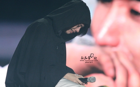 haewookfocus's tweet photo. This is Heechul during Shining Star at SS2... without his friend, Hangeng 💔 https://t.co/hsK4iH4tyr