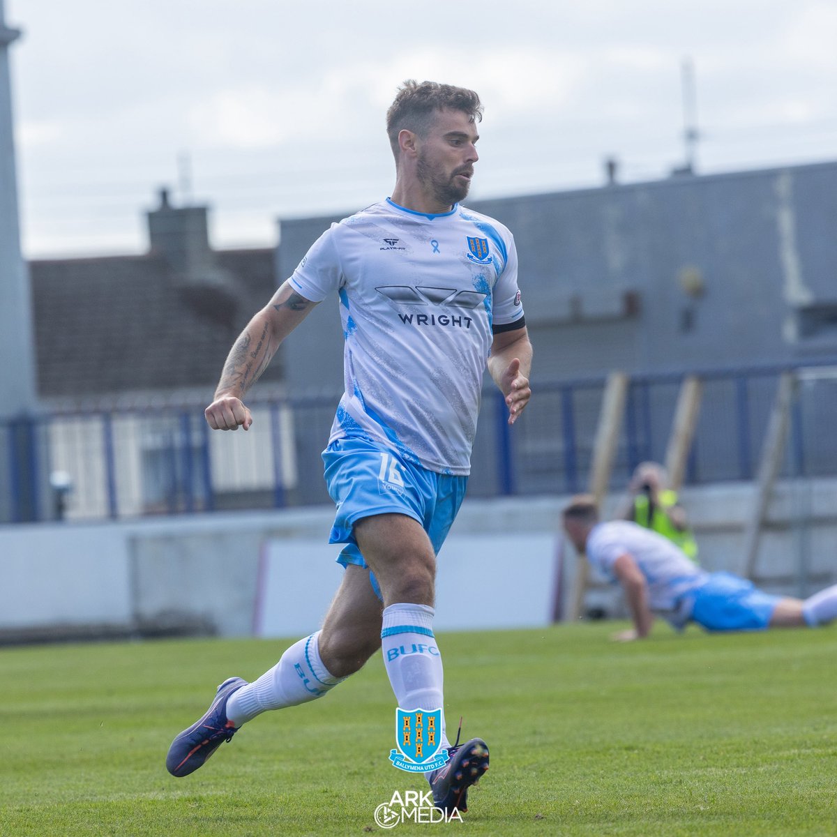 BallymenaUnited's tweet photo. 𝙈𝙖𝙩𝙩𝙝𝙚𝙬 𝘾𝙡𝙖𝙧𝙠𝙚 𝙢𝙖𝙙𝙚 𝙝𝙞𝙨 𝙎𝙠𝙮 𝘽𝙡𝙪𝙚 𝙙𝙚𝙗𝙪𝙩 𝙤𝙣 𝙎𝙖𝙩𝙪𝙧𝙙𝙖𝙮 - 𝙜𝙧𝙚𝙖𝙩 𝙩𝙤 𝙨𝙚𝙚 𝙝𝙞𝙢 𝙤𝙪𝙩 𝙩𝙝𝙚𝙧𝙚 𝙜𝙞𝙫𝙞𝙣𝙜 𝙞𝙩 𝙝𝙞𝙨 𝙖𝙡𝙡! ⚽🩵 https://t.co/Uhda7y94kN
