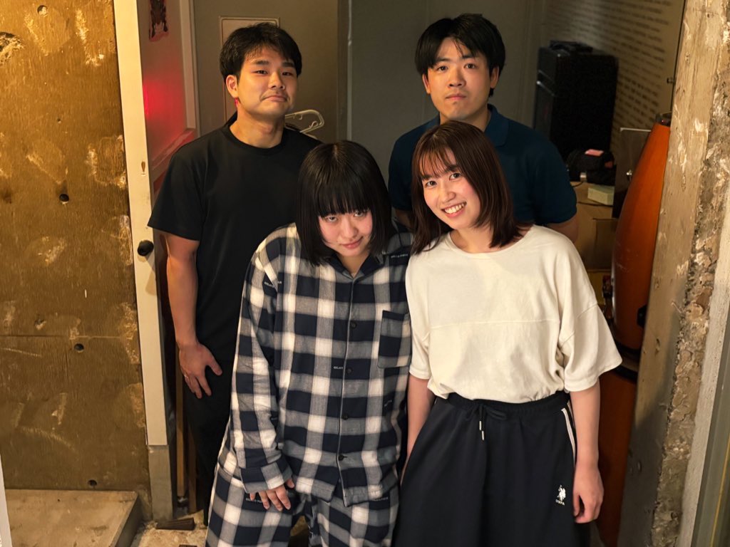 orenomoon_'s tweet photo. 8月12日下北沢LIVE HAUS

お越しくださった皆様、ありがとうございました🌙

- セトリ -
1. 春雷
2. 水槽
3. 音楽

次回は9月10日新代田FEVER
めちゃくちゃ楽しみ！！
詳細お楽しみに！ https://t.co/dRjDbIdFyP