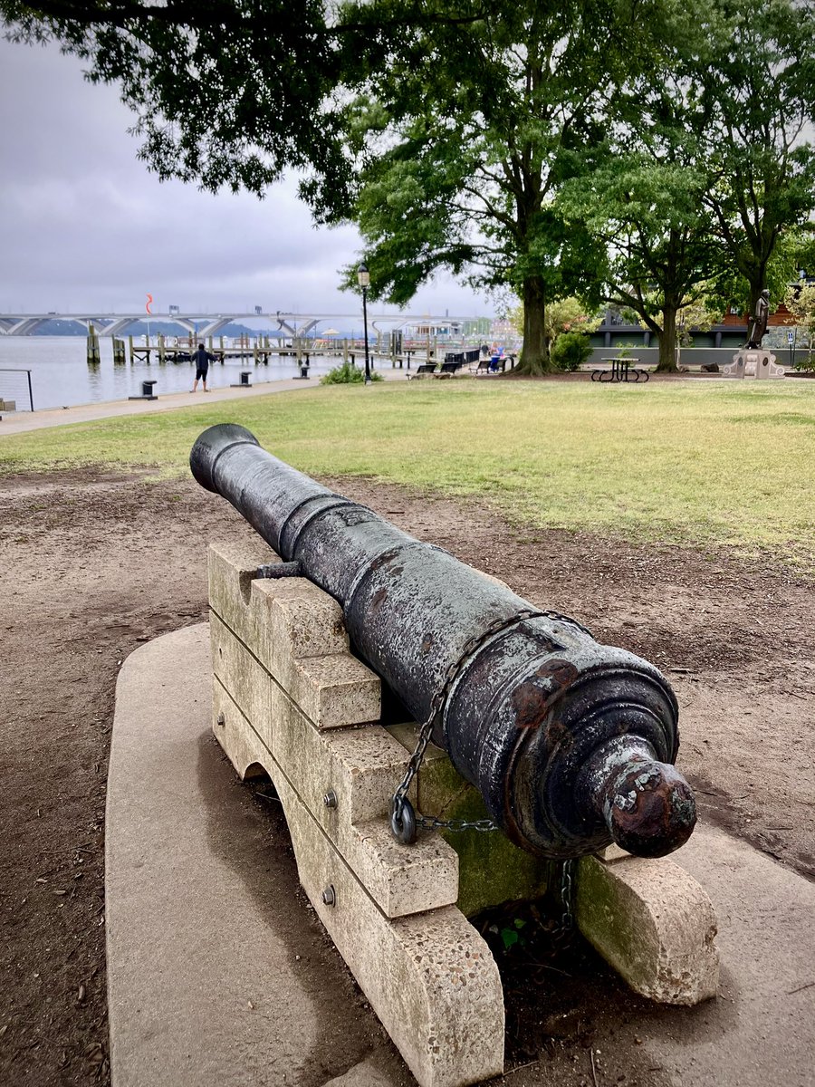 HobanGirl's tweet photo. Faithless is he that says farewell when the road darkens... 

— J.R.R. Tolkien, ‘The Lord of the Rings: The Fellowship of the Ring,’ 1954

A serene start to my Tuesday morning, peace and love. #OldTownAlexandria #DukeSt #TrueBlueChelsea #TheStrand #WaterfrontPark #namaste🙏🏻 https://t.co/GYU6K24xAn