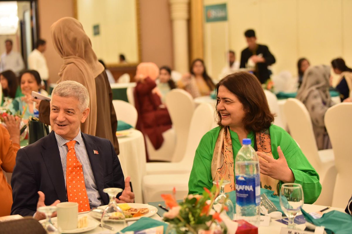 TC_KarachiBK's tweet photo. It was an absolute pleasure to spend the morning among amazing and bright women and entrepreneurs at the Breakfast Café organized by New World Concepts which is advocating and supporting woman causes, empowerments and championing their voices, rights, and dreams. https://t.co/d1I21jXrMW