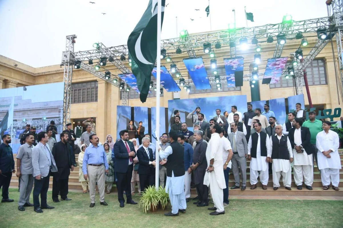TC_KarachiBK's tweet photo. Highly honored to participate as guests of honor in the ceremony titled “The Grand Marka-E-Haq” held at the Sindh Governor's House as part of Pakistan's 78th Independence Day celebrations. We wish our brother Pakistan many more 78 years.

#IndependenceDay #Pakistan #Turkiye https://t.co/Vlaz9x3TtI