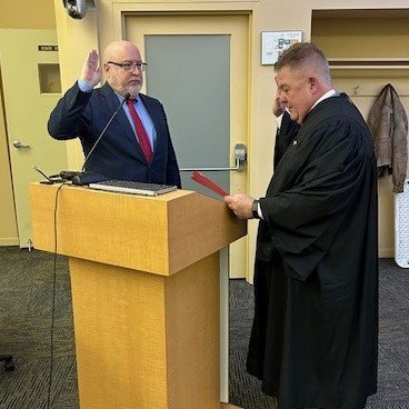 ⭐Alumnus Spotlight: Mike Carroll ⭐

Mike received his masters in public administration from UIS and now works as the City Attorney for the City of Lockport, Illinois.

➡ Learn more about Mike: uis.edu/news/alumni-re…