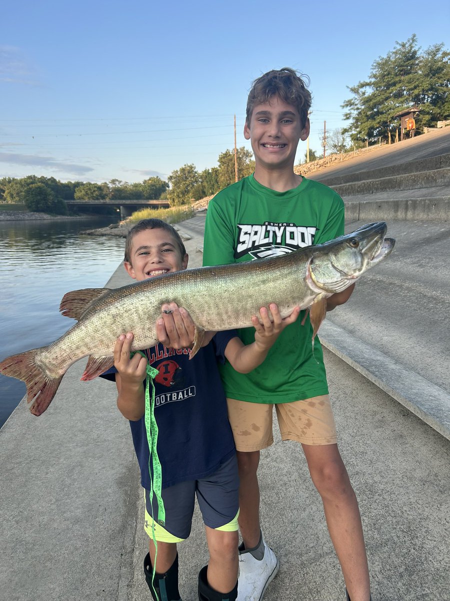 Last free morning to take the kids fishing during the week and Rory caught a very nice musky.