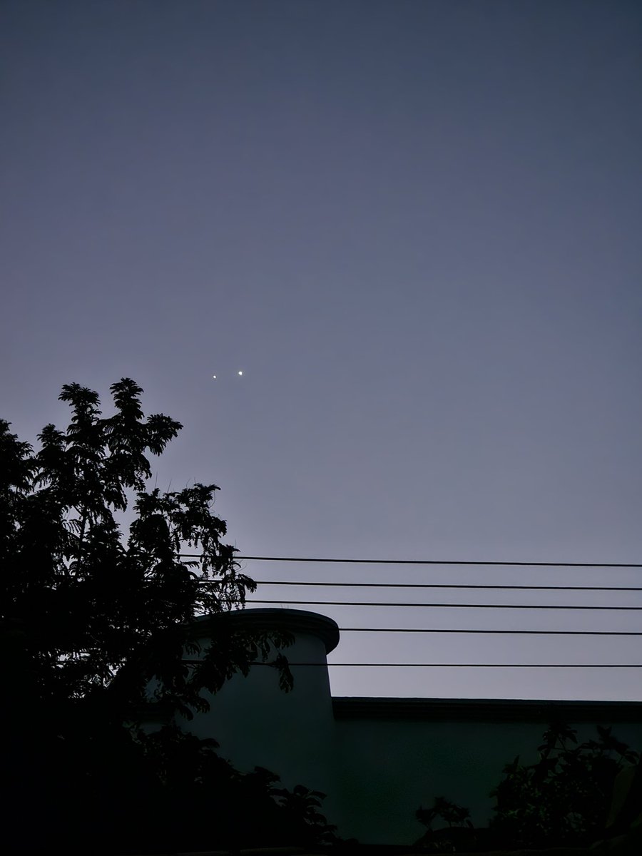 اقتران المشتري و الزهرة
فجرا