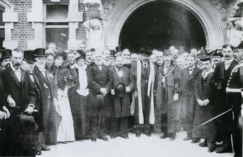 Pleased to say that the UEL Archives is the Archives Hub <a href="/archiveshub/">Archives Hub</a> Feature for August 2025.  Read more about the work we have been undertaking here at UEl alongside some of the amazing collections that we have:

blog.archiveshub.jisc.ac.uk/2025/08/01/the…

#ArchivesHub #UEL #Archives <a href="/UEL_News/">Uni of East London</a>