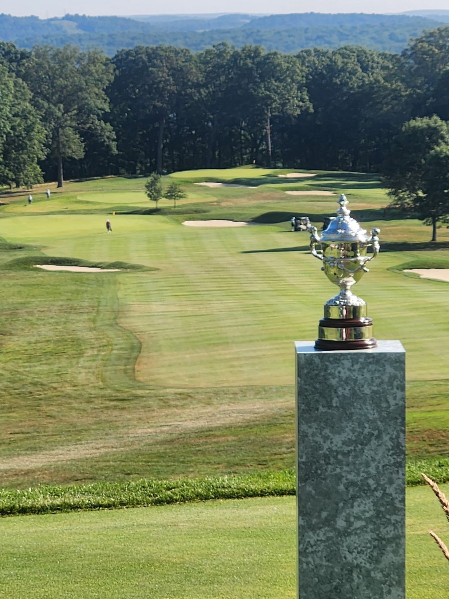 A beautiful day on the fairway

#amateurgolf #golf #johnstownpa #sunnehanna #golfworld #seniorgolf