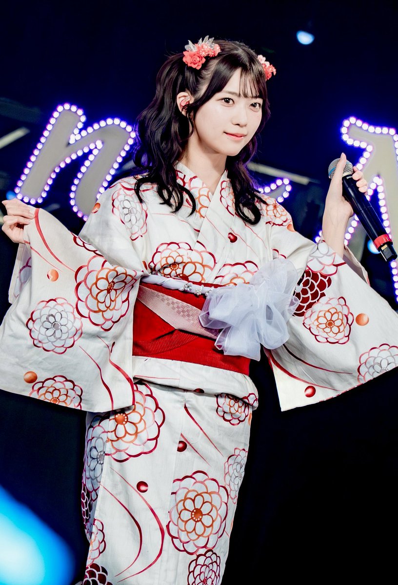 Mikuru_hositani's tweet image. 花火大会が来週あるんだって♡ 
誰と行くの？

 #高嶺のなでしこ #浴衣 #カメねこ