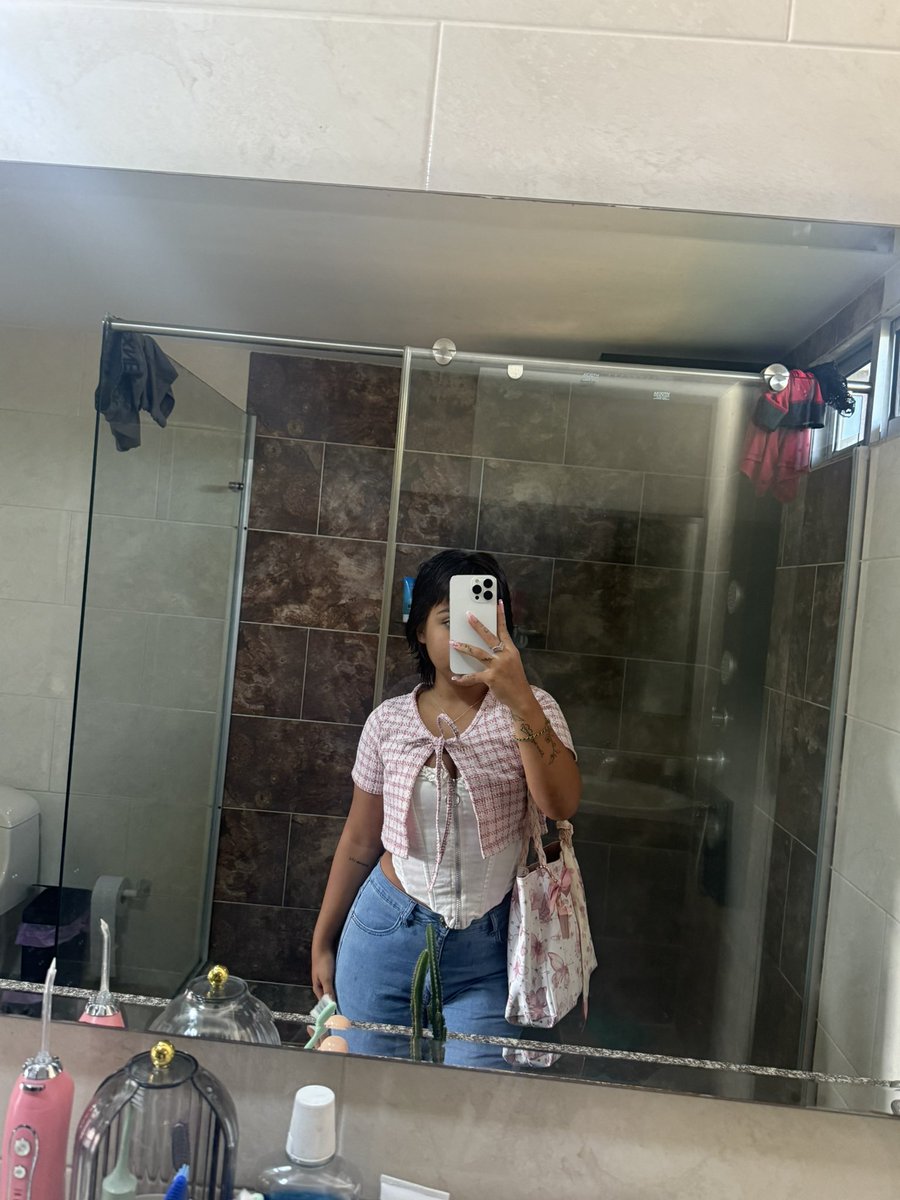 Cómo estás? Repost please 🥰