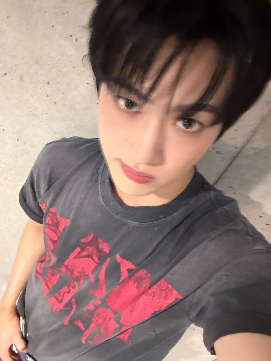 멋쟁이데스까?😜

#경문 #KYUNGMUN