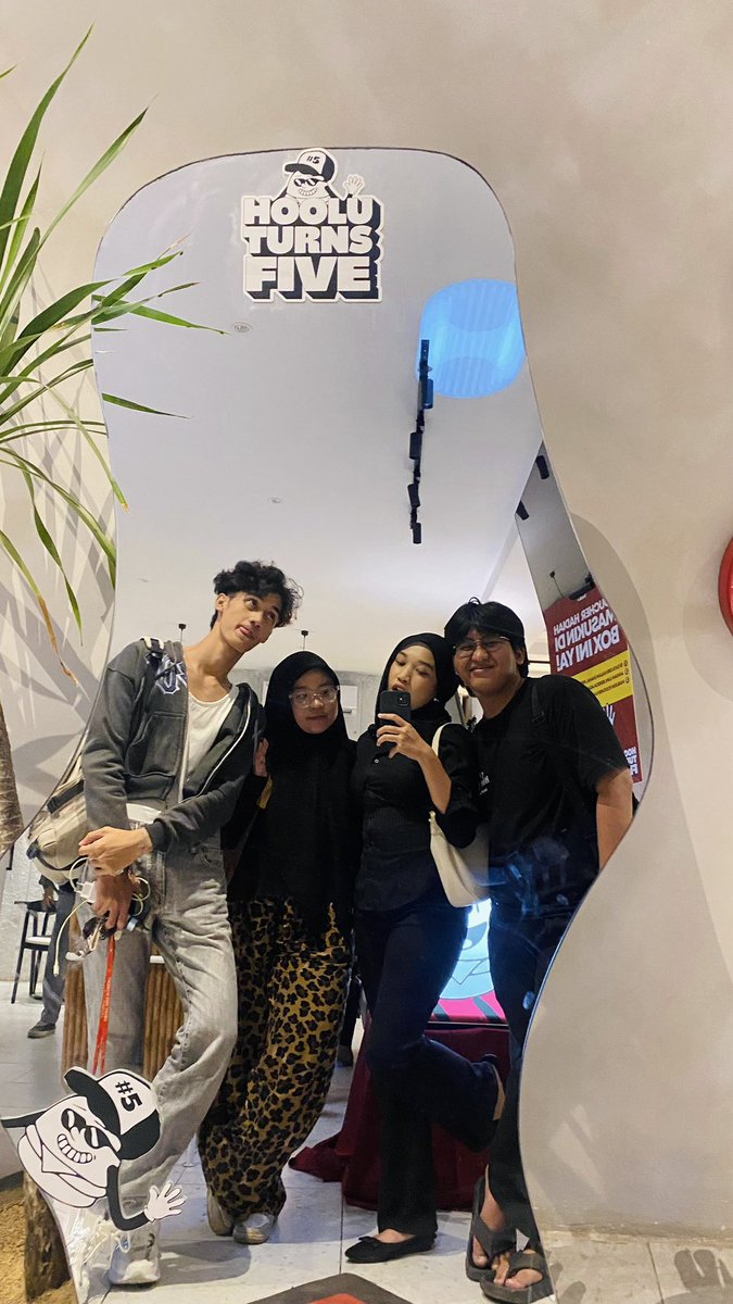 lyonihhh's tweet photo. Hooluuu https://t.co/EOFLJKdZwy