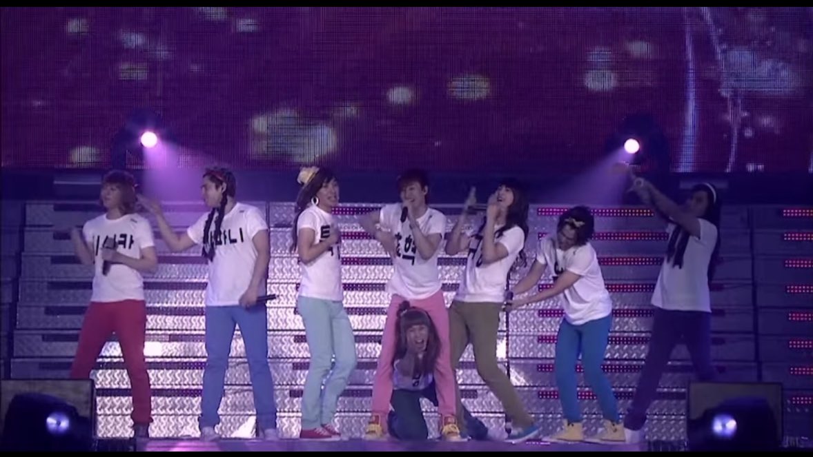 chayahyunx's tweet image. คอนแรกที่โคฟเวอร์เพลงผุหญิงและแต่งหญิง เอสเจนี่มันเอสเจจริงๆ 55555555555
#Supershow2 #SuperShowStreaming