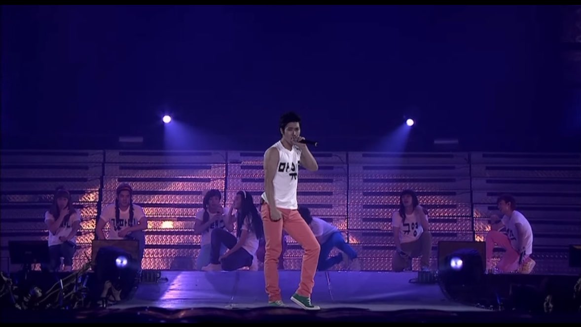 chayahyunx's tweet image. คอนแรกที่โคฟเวอร์เพลงผุหญิงและแต่งหญิง เอสเจนี่มันเอสเจจริงๆ 55555555555
#Supershow2 #SuperShowStreaming