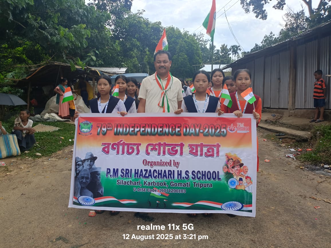 ERO_karbook's tweet photo. Tiranga Rally organized by PMSHRI Hazachari HS School on 12.08.2025 as part of #HarGharTiranga2025 campaign under Karbook Sub Division.

@mygovtripura 
@DmGomati https://t.co/MmbhkHd4r7