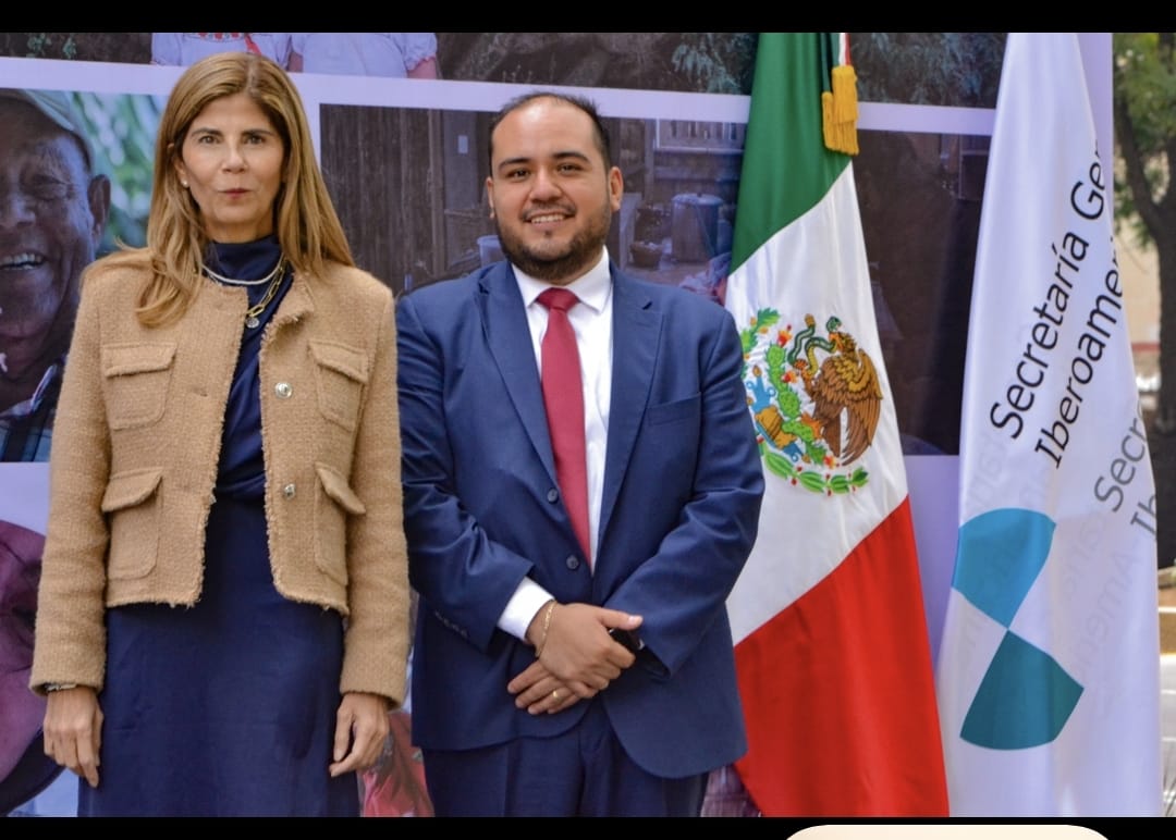 Feliz cumpleaños querida Embajadora <a href="/LorenaLarios/">lorena sarahy larios</a>, Secretaria para la Cooperacion Iberoamericana de <a href="/SEGIBdigital/">SEGIB</a>.

Abrazo y mis mejores deseos 🫂 🎂🥳🎉