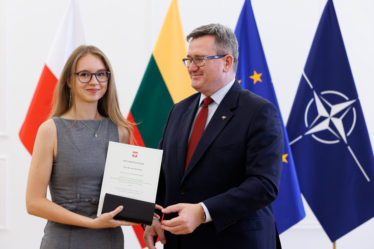 PL in Lithuania 🇵🇱 (@plinlithuania) on Twitter photo Chargé d'affaires a.i. RP <a href="/G_M_Poznanski/">Grzegorz M. Poznański</a> spotkał się z tegorocznymi absolwentami szkół z polskim językiem nauczania na Litwie, którzy uzyskali wysokie wyniki z egzaminów maturalnych. Chargé d'affaires a.i. RP <a href="/G_M_Poznanski/">Grzegorz M. Poznański</a> spotkał się z tegorocznymi absolwentami szkół z polskim językiem nauczania na Litwie, którzy uzyskali wysokie wyniki z egzaminów maturalnych.