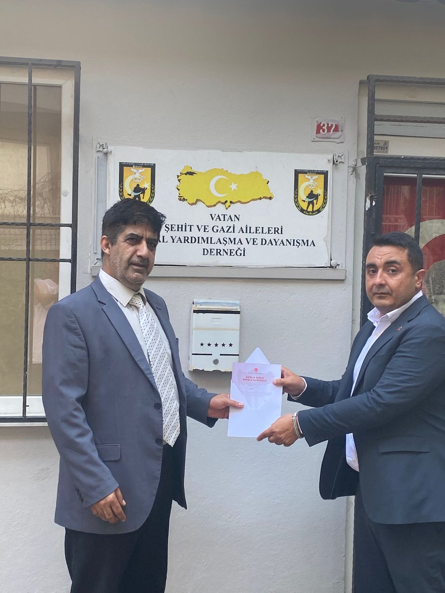 <a href="/mhp_fatihilce/">MHP Fatih</a> Bşk. Yrd. Sn. <a href="/AhmetCicek_mhp/">Ahmet Çiçek</a> ,Vatan Şehit ve Gazi Aileleri Sosyal Yardımlaşma ve Dayanışma Derneği, İktisadi İşletmeler Sorumlusu Sn. İsa Tunç Beyi Ziyaret Ederek, 16 Ağustos Cumartesi Günü, Saat 12.00'da, İstanbul/Bakırköy Wow Otelde Düzenlenecek Olan " Asırlık