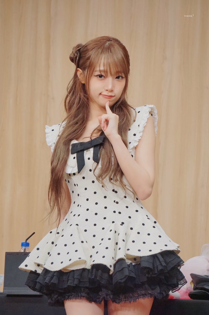 Tukook0929's tweet photo. 250808 🎨

#최예나 #예나 
#YENA #CHOIYENA #イェナ https://t.co/2WvkCTMABg