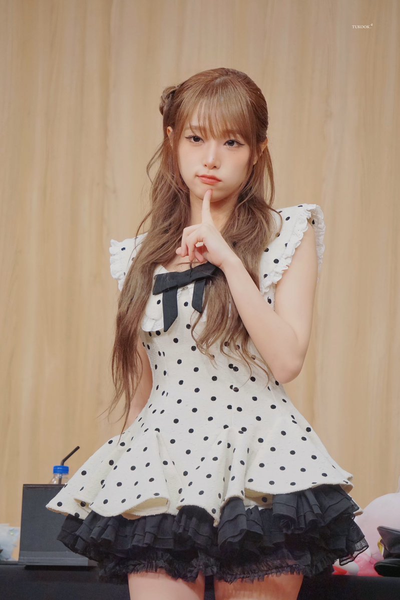 Tukook0929's tweet photo. 250808 🎨

#최예나 #예나 
#YENA #CHOIYENA #イェナ https://t.co/2WvkCTMABg
