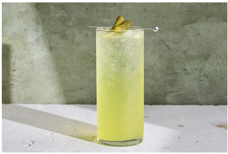 RosslynSells4U's tweet photo. 🥒🍋 Pickle lemonade is making waves as the “viral drink of the summer” — but is it refreshing or just plain vile? 🤔 Would you give it a sip?
➣➣ https://t.co/U8rr0gfZPr

#FoodTrends #PickleLemonade #SummerSips #ViralDrinks #WhatsTheBigDill https://t.co/C2XXeFRSQ5
