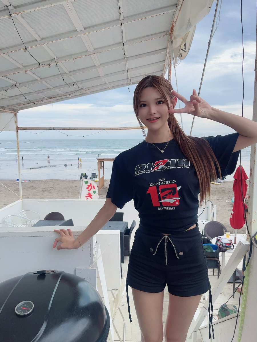 rizingirl25_09's tweet photo. RIZINビーチハウス子供海の家に参加してきました✨🏖

皆さんと夏の思い出を共有できてとっても嬉しかったです¨̮⃝🧡

来てくださった皆さまありがとうございました( *¨̮*)♪♪

そして
次戦のRIZIN名古屋大会では、富澤選手＆梅野選手も出場されます🔥
ぜひ一緒に応援しましょう📣 https://t.co/8ybKHBMjrQ