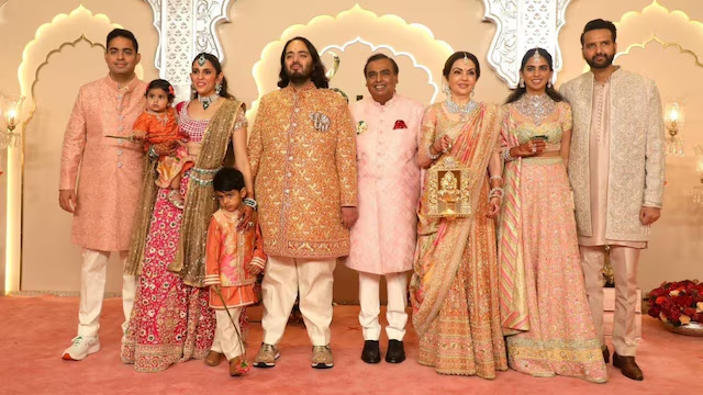 CNBCTV18News's tweet image. #HurunList | India’s top 10 family-led businesses are valued at ₹66.7 Lk Cr in 2025, up from ₹59.5 Lk Cr last year, reveals the Barclays Private Clients Hurun India Most Valuable Family Businesses List, led by the #Ambani family, with a valuation of ₹28.2 Lk Cr 

Here's the