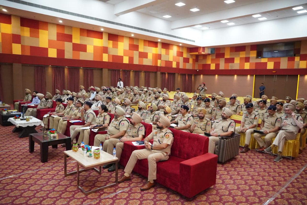 DGPPunjabPolice's tweet photo. On Day 2, chaired the fourth Range-Level Law & Order Review Meeting at #Ferozepur with officers and SHOs of @FerozepurRange and @FaridkotRange, including @FazilkaPolice, @FerozepurPolice, @TarnTaranPolice, @FaridkotPolice, @MogaPolice, & @MuktsarPolice.

Reaffirmed @PunjabPoliceInd steadfast commitment to eliminating the cross-border drug menace through transparent enforcement of the NDPS Act. Issued strategic directives on counter-terror readiness, inter-district coordination, strong nakas, and continuous surveillance to ensure safe #IndependenceDay2025 celebrations.

Had a fruitful feedback session with all SHOs, who are truly the backbone of this Punjab Police. The interaction provided valuable insights and constructive feedback, reinforcing our shared commitment to public safety and community well-being.

The meeting was attended by DIG Faridkot Range, SSPs, and all gazetted officers and SHOs of the concerned districts.