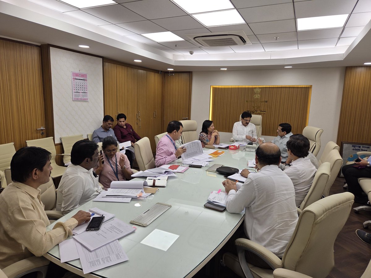 आज 12 ऑगस्ट 2025 रोजी मंत्रालयात संत गाडगे बाबा सहकारी सूतगिरणी मर्या, दर्यापूर जि.अमरावती या सुतगिरणीचे पुनर्जीवन करण्याबाबत महत्वाची बैठक पार पडली. तसेच या सूतगिरणी बाबत सकारात्मक चर्चा झाली असून यावेळी संबंधित विभागाचे सर्व अधिकारी उपस्थित होते.

#textiles #sanjaysawkare