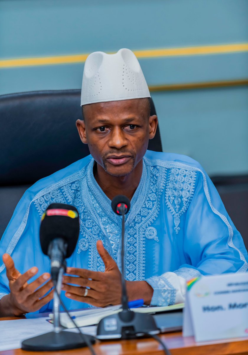 dmory83's tweet photo. En marge de la Conférence des Présidents élargie au Bureau Exécutif du CNT, une partie des échanges avec Mr Djiba DIAKITE, Ministre Directeur de Cabinet à la Présidence de la République a porté sur le projet et le programme Simandou. 
Une chance pour bâtir notre Guinée https://t.co/zN4OcvapeA