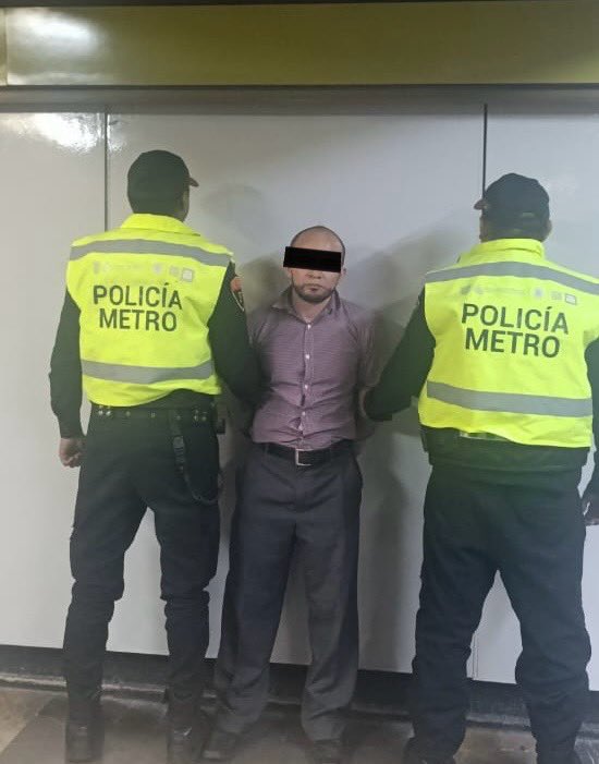 SEGURIDAD:
Línea 3. Miguel Ángel de Quevedo, un hombre  de 37 años fue detenido por la policía del metro, <a href="/SSC_CDMX/">SSC CDMX</a>,   tras ser acusado de tocamientos indebidos a una usuaria en el <a href="/MetroCDMX/">MetroCDMX</a>.
Cualquier forma de violencia contra las mujeres es inaceptable.
No habrá impunidad.