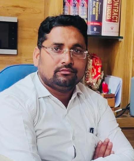 प्रशासन संज्ञान ले 
ये एडवोकेट अमीन जिसने पूर्व में माननीय प्रधानमंत्री Narendra Modi जी के लिए अपमानजनक शब्द बोले और अब इसने पूरे चौहान राजपूत समाज को अपमानित किया !Bhajanlal SharmaDiya KumariMadan RathoreBJP RajasthanAmit ShahCMO Rajasthan #RajasthanPolice