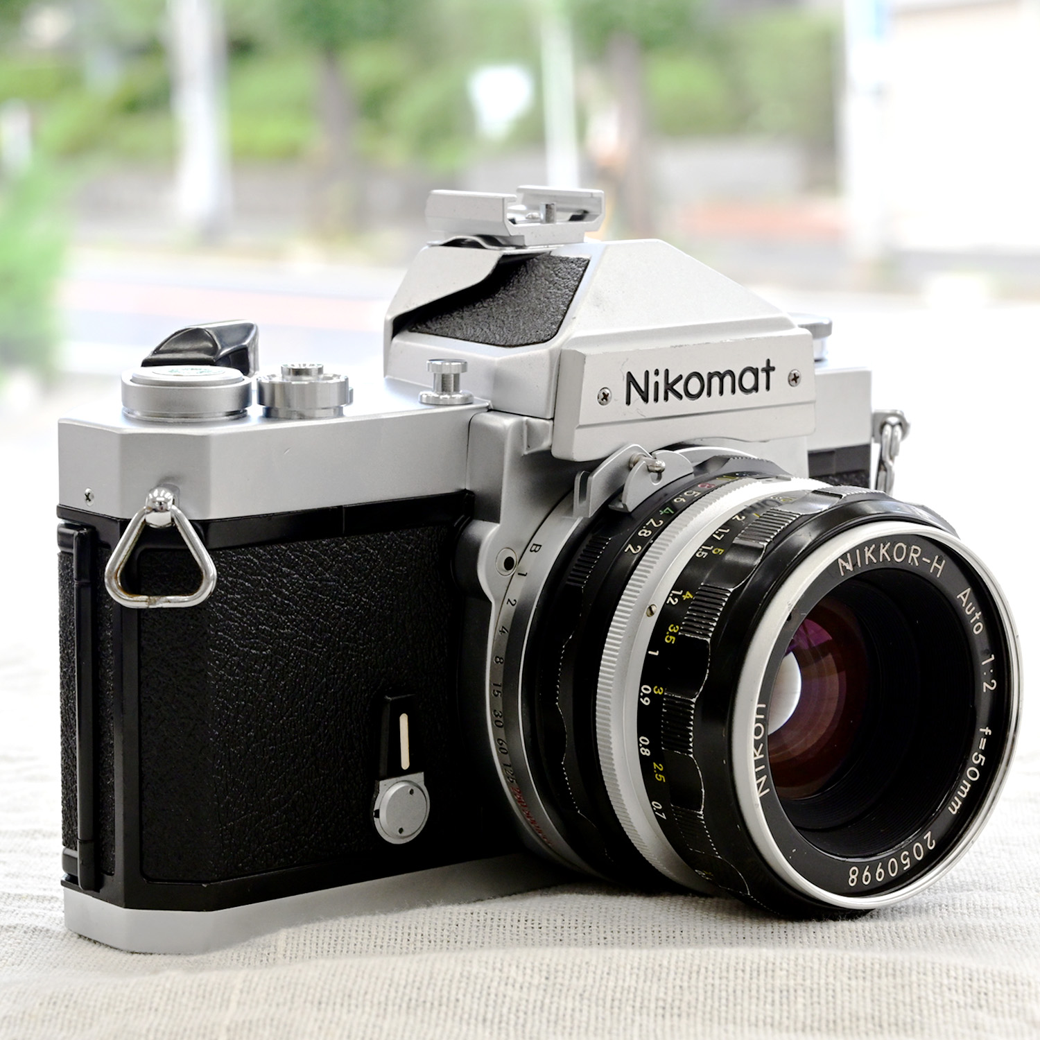 フィルムカメラ NIKON NIKOMAT N + NIKKOR Auto 1:2 f=50mm NIKKOR Z 50mm f/1.2 S | Z mount Lenses | Nikon Consumer