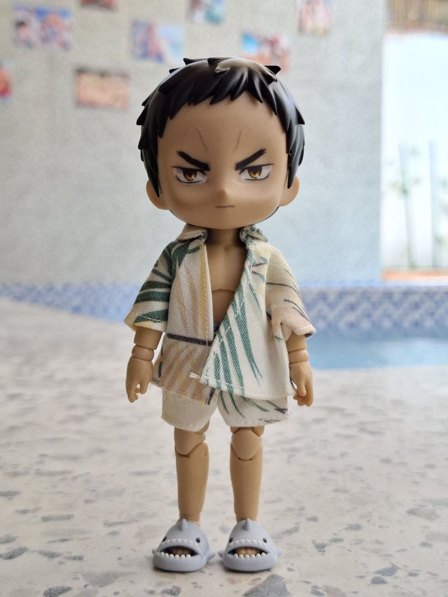Major sponsors of <a href="/DaiyaSummerArc/">Catching Waves: From Diamond to Seashore</a> PH chilling ⛱️😎 They're happy seeing everyone having a good time~ especially with Miyuki the standee ✨

with sands on their feet they indeed bring #DaiyaToSea 🥰

//ofc, mandatory solo Tetsu photo 💙😍