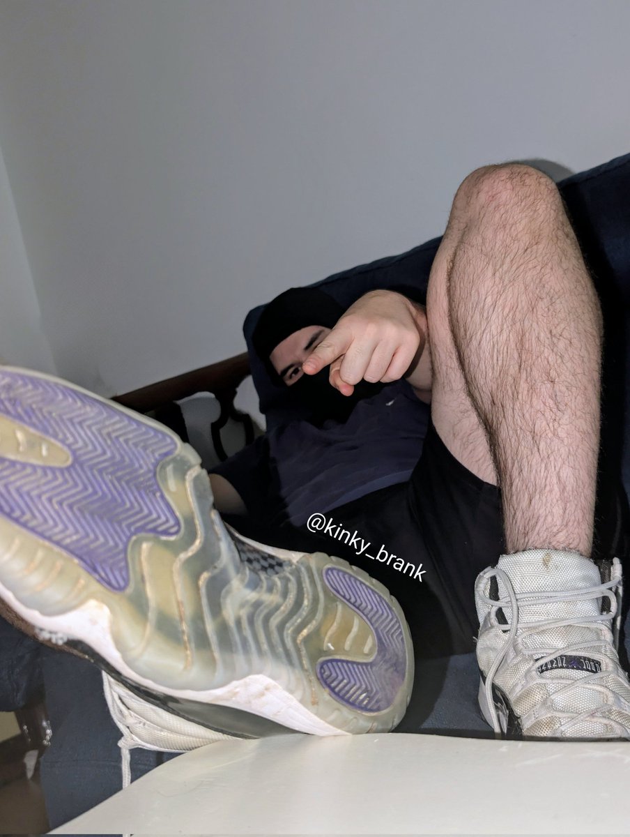 Imagina estás zapas en tu cara, vuelvete débil ante un macho de verdad y demuestra como de patético eres.