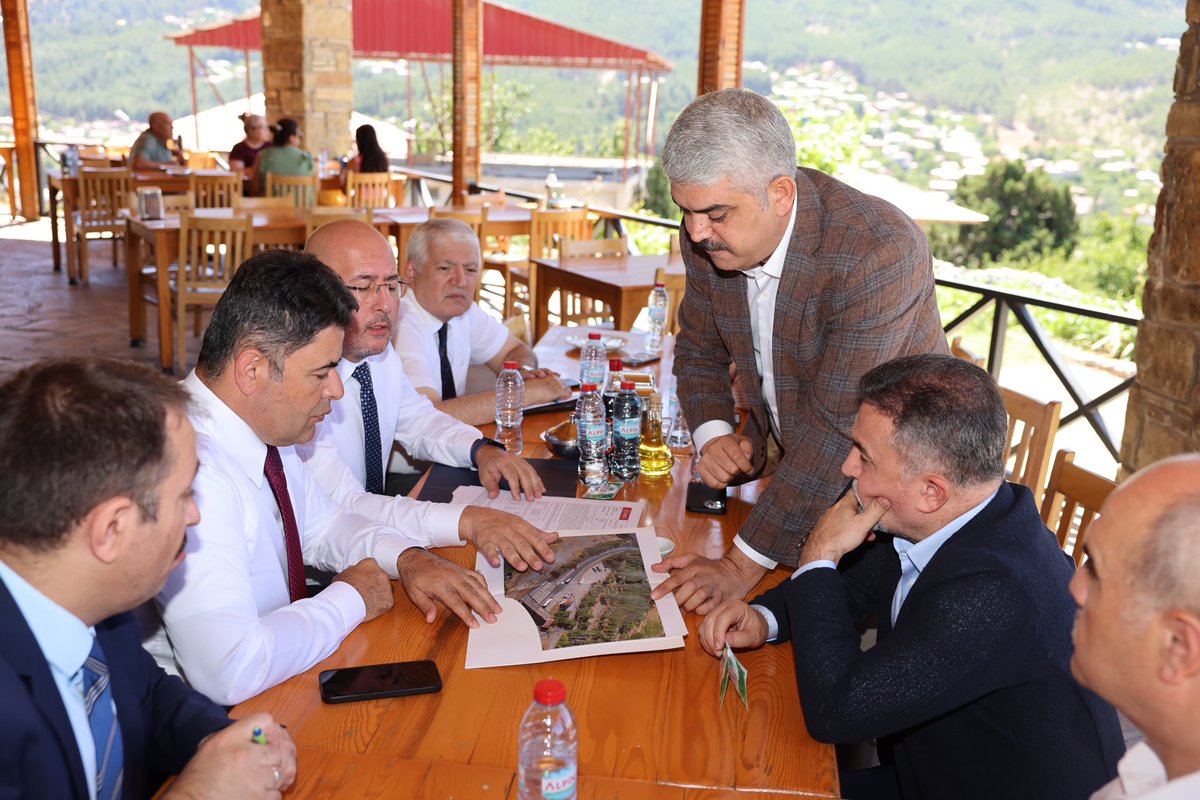 Ulaştırma ve Altyapı Bakan Yardımcımız Sn. Osman Boyraz, Ulaştırma Hizmetleri Düzenleme Genel Müdürü Sn. Murat Baştor, Bakanlık Denetim Daire Başkanı Sn. Cemalettin Doğmuş, Ulaştırma 5. Bölge Müdürü Sn. Mehmet Akif Cengiz, Pozantı Belediye Başkanımız Sn. Ali Avan, İlçe Başkanımız