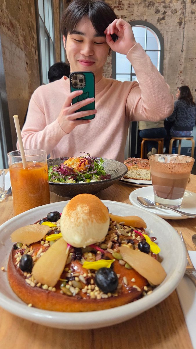 NicoValentinX's tweet photo. How we spend time after brunch 😋 https://t.co/E0cGgqFf4o