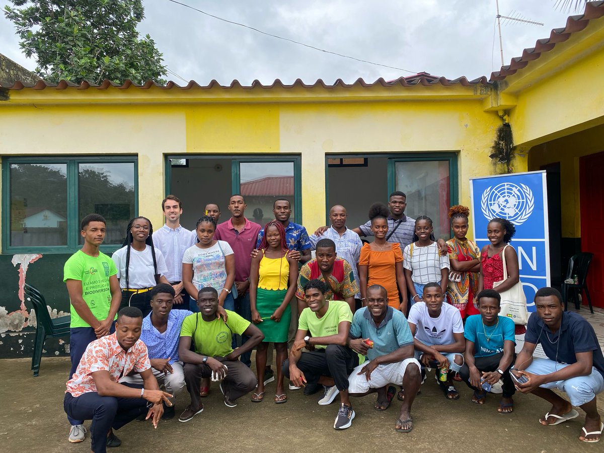UndpStp's tweet image. Youth across São Tomé mobilized for climate action!
In July, all 6 districts hosted Climate Dialogues led by the Youth Institute, with support from UNDP, UNICEF, and the Directorate for Environment and Climate Action.
📍Next stop: Príncipe in August.
#ClimateAction  #UNDPSTP