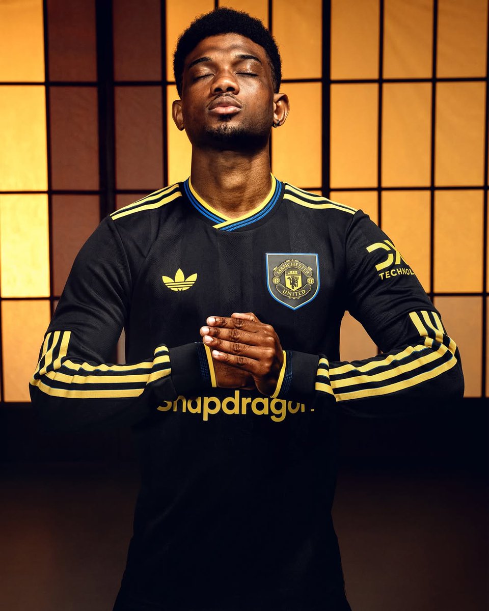 brfootball's tweet image. Man Utd&apos;s third kit is here ⚫🟡