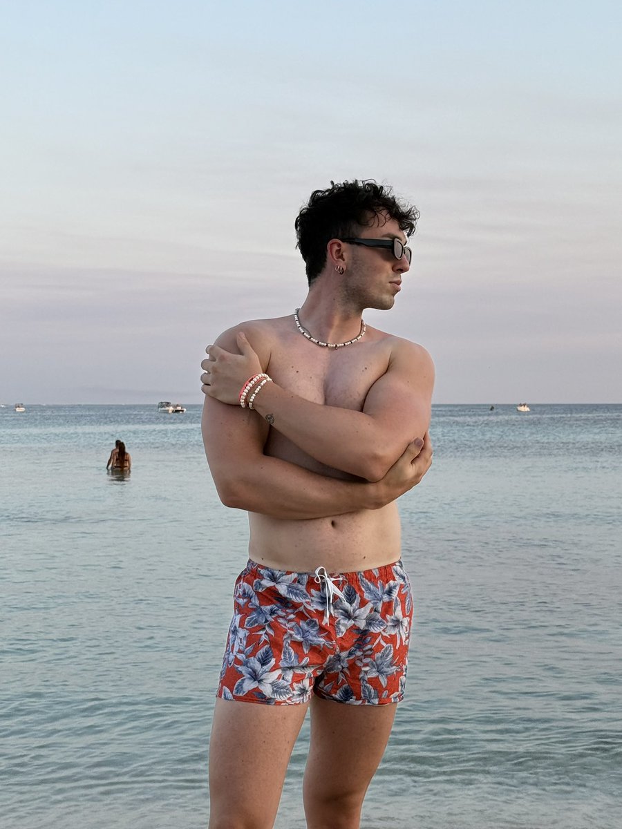Franzjoy33's tweet photo. Si sta bene in puglia https://t.co/oBJh3gbqzl