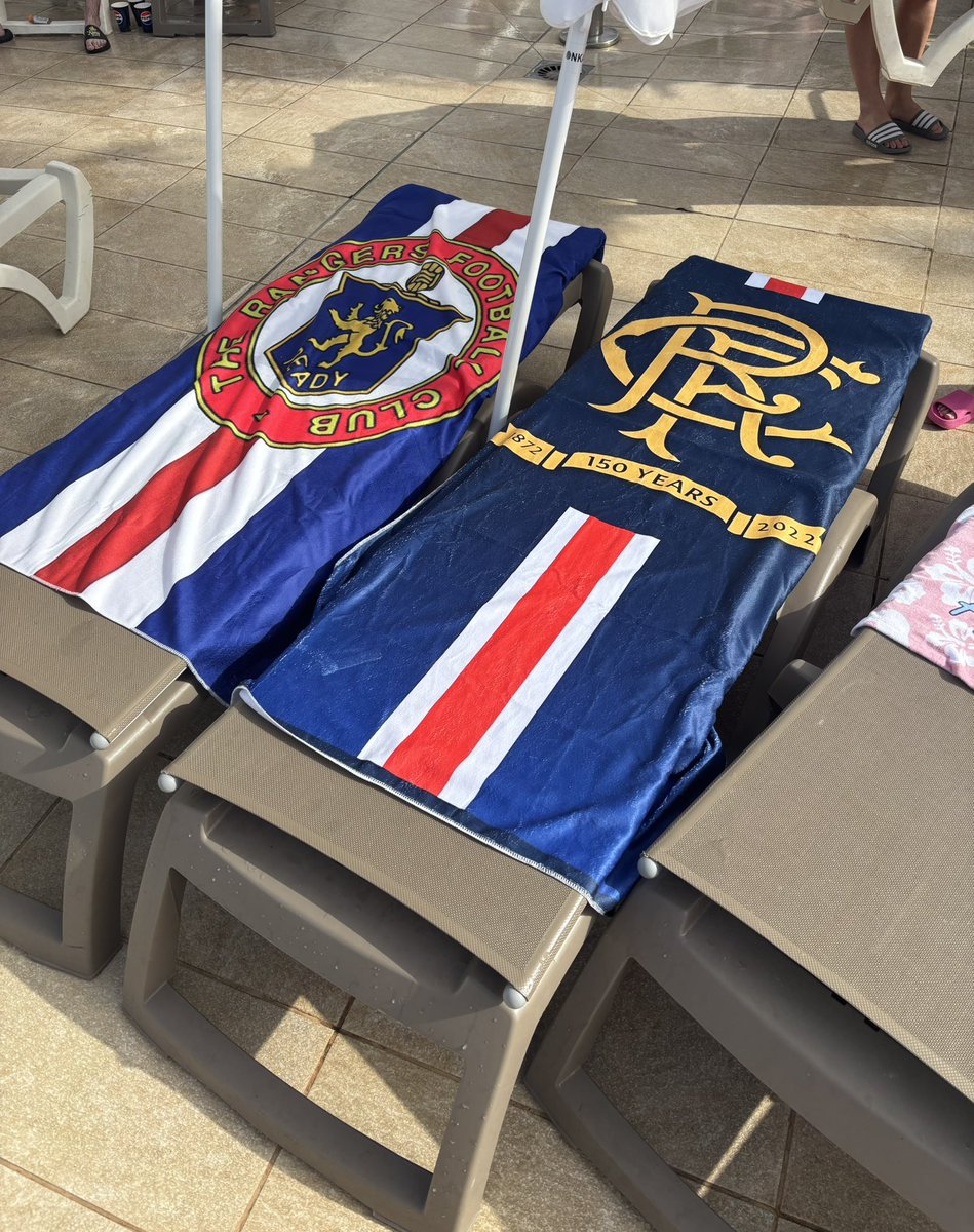 GM1872_'s tweet image. Up at 6 to grab poolside sun beds. Seen a few Celtic towels in a prime location. They’re now floating in the pool👍🏻 Marking the territory early doors