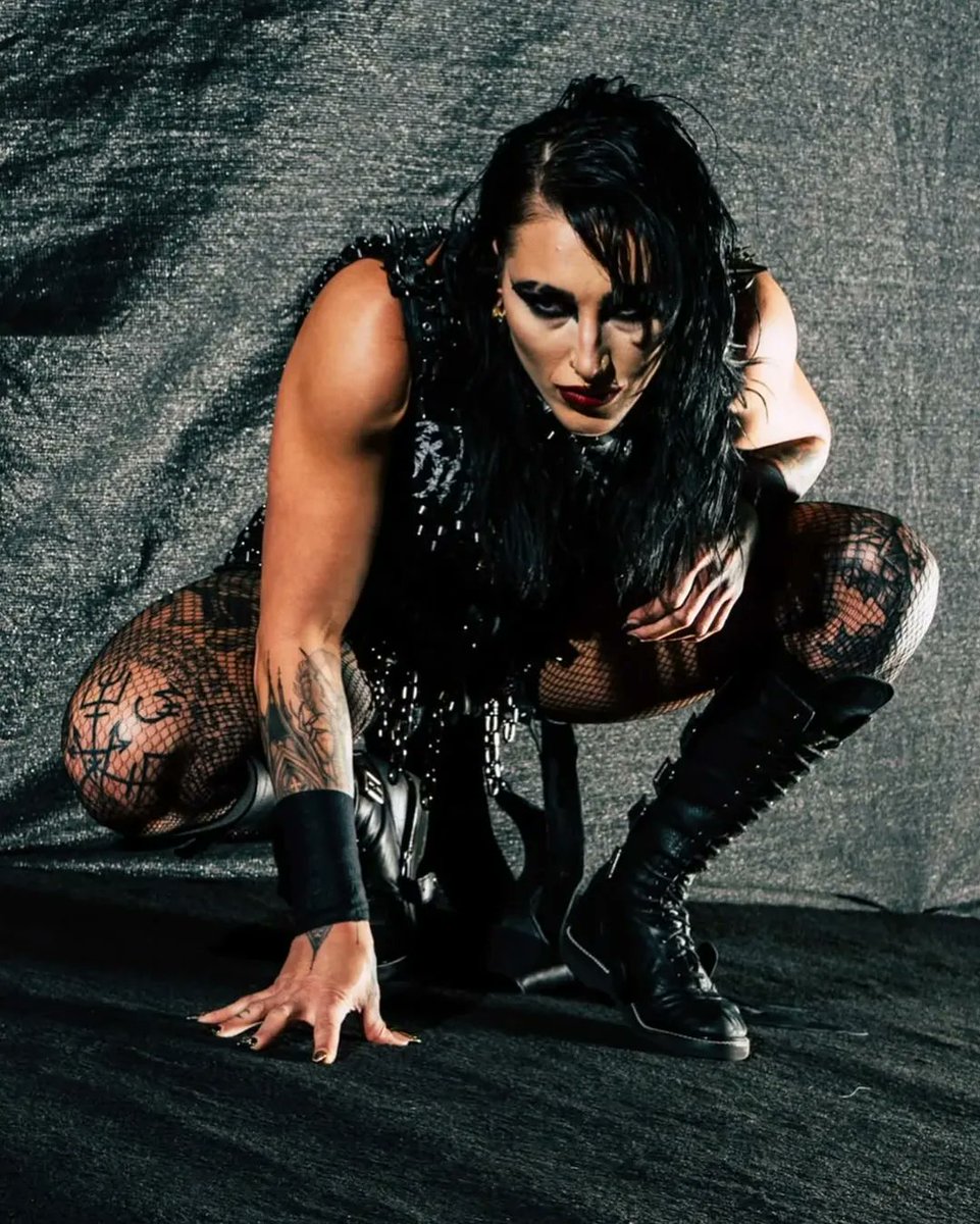 Let's "address the elephant in the room
 as the saying goes.

"Poke the bear" as some would say.

"Stir the pot" as it were.

Are Holland and Davis the only two on #NFWMeltdown with a set big enough to step up?

Are the rest of you content with mediocrity? Where's my competition?
