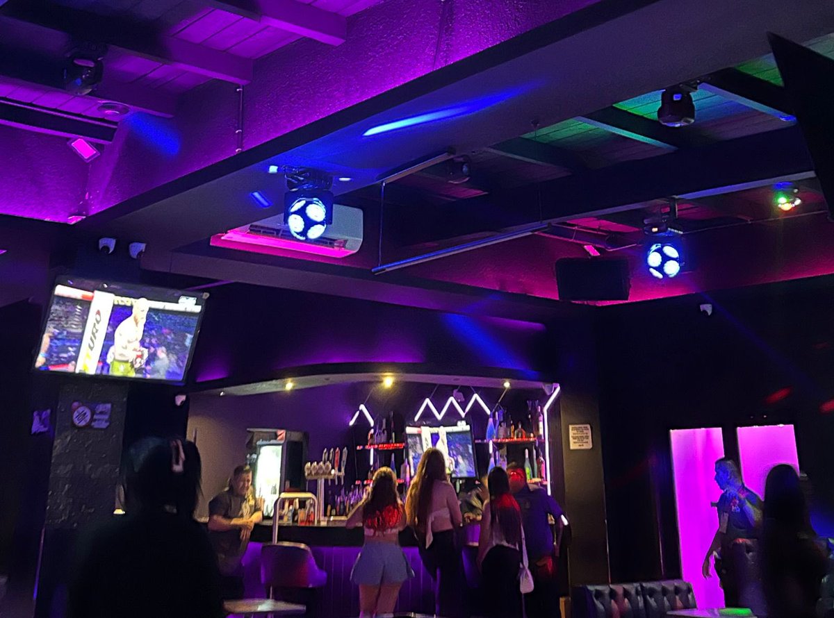 Alguna pareja para seguirnos?😈