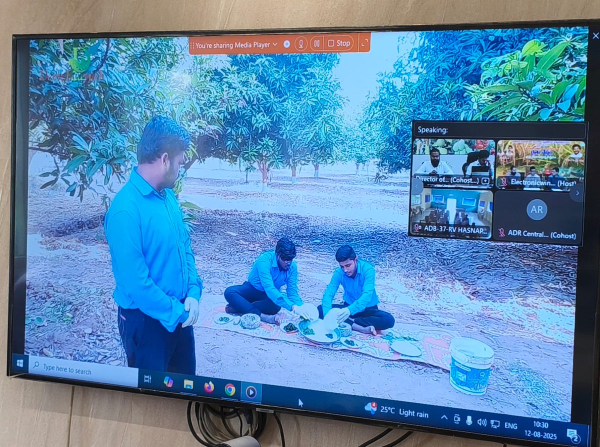 🌾 రైతు నేస్తం కార్యక్రమం: 
మొక్కజొన్న పంట నిర్వహణ, సహజ వ్యవసాయం &amp; పశువులలో పొదుగు వాపు వ్యాధి నివారణ అంశాలపై, వ్యవసాయ శాఖ డైరెక్టర్ గారి పర్యవేక్షణలో రైతులకు శాస్త్రవేత్తలు  అవగాహన కల్పించారు.

#రైతునేస్తం #తెలంగాణవ్యవసాయం #రైతులకోసం